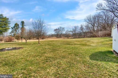 515 Spring Garden St, Carlisle PA  17013-2559 exterior