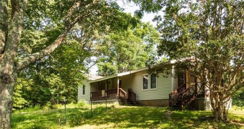 320 Oconee Station Rd, Walhalla, SC 29691-3124