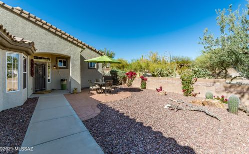 5242 Winding Desert Dr, Marana, AZ 85658-4015