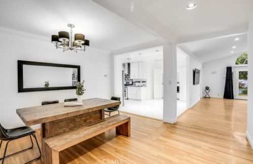11814 Hesby St, North Hollywood CA  91607-3218 exterior