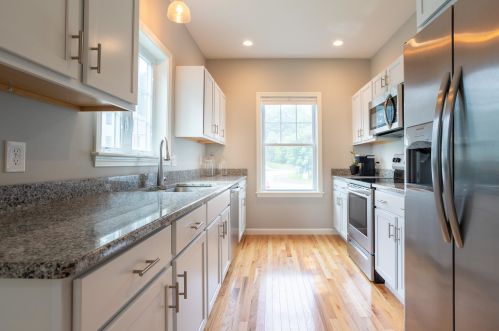 51 Picnic Rock Dr, Dover NH  03820-4709 exterior