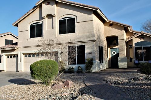 334 Loma Vista St, Gilbert, AZ 85233-8936