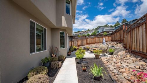 2133 Vintage Cir, Santa Rosa CA  95404-1350 exterior