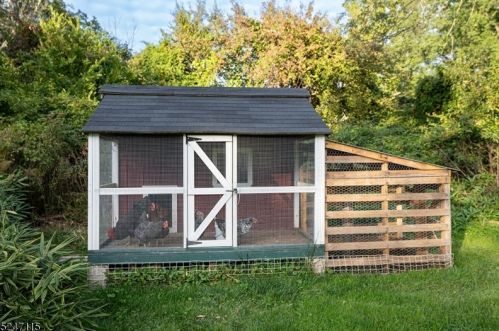 1751 Circle Dr, Martinsville NJ  08836-2148 exterior