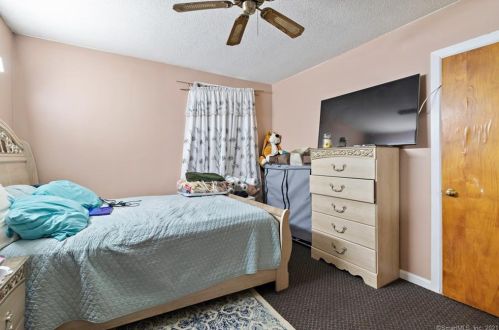 242 Clifton St, Wallingford CT  06492-4001 exterior