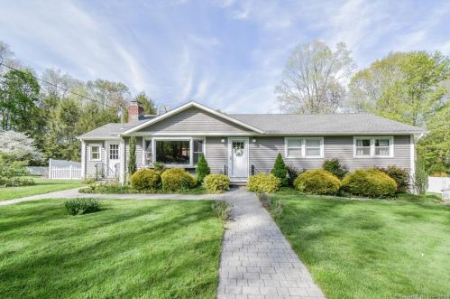 72 Geraldine Cir, Bridgeport, CT 06611-4524