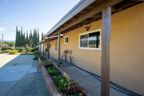 1591 Persimmon St, Rialto CA  92377-4190 exterior