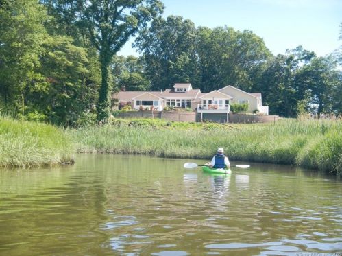 101 Fenwood Dr, Fenwick, CT 06475-3030