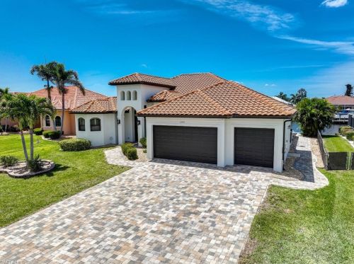 5240 20 Ave, Cape Coral FL  33990-4815 exterior
