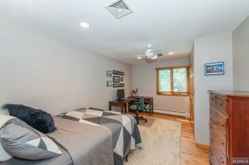 902 Briarwoods Rd, Franklin Lakes NJ  07417-1106 exterior