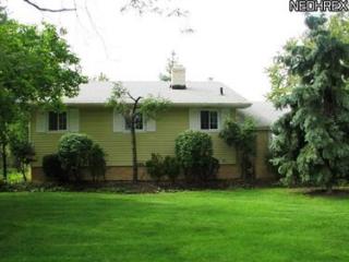 2938 Holly Ln, Cleveland, OH 44145-4738