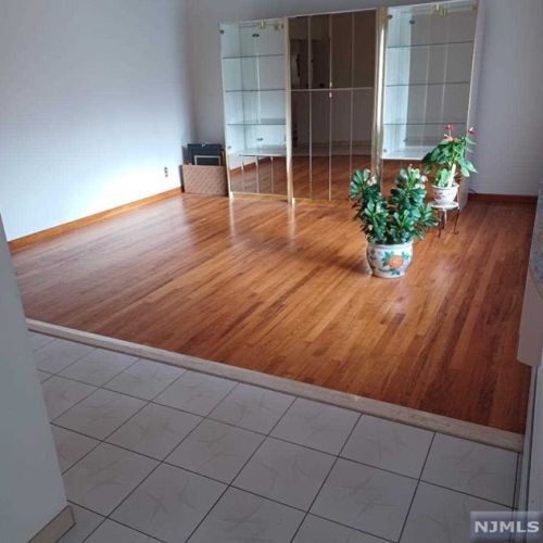 261 3rd St, Palisades Park NJ  07650-1764 exterior