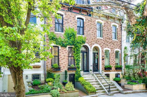 2522 Aspen St, Philadelphia, PA 19130-2405