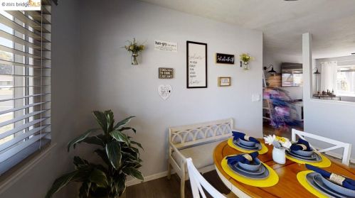 1654 Donner Way, Woodland CA  95695-5564 exterior