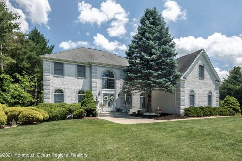 101 Grenoble Ct, East Freehold, NJ 07728-9045