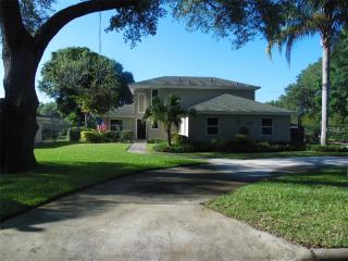 1525 Jae Pl, Lakeland, FL 33803-2404