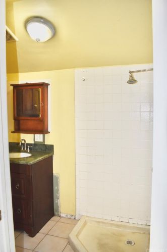 8123 Noble Ave, Van Nuys CA 91402-4509 exterior