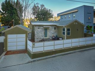 2300 Tracy Ter, Los Angeles, CA 90027-4718