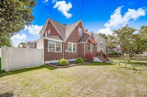 230 3rd Ave, Manville, NJ 08835-1314