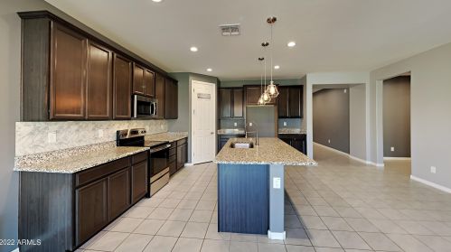 7918 Encinas Ln, Phoenix, AZ 85043
