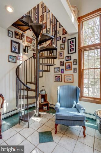 210 Hoernerstown Rd, Hummelstown PA  17036-9503 exterior