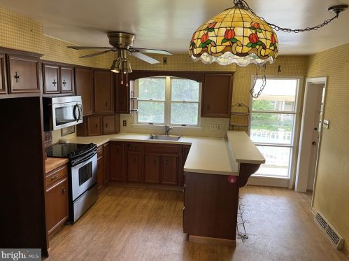 1215 Stratford Ave, Melrose Park PA  19027-3030 exterior