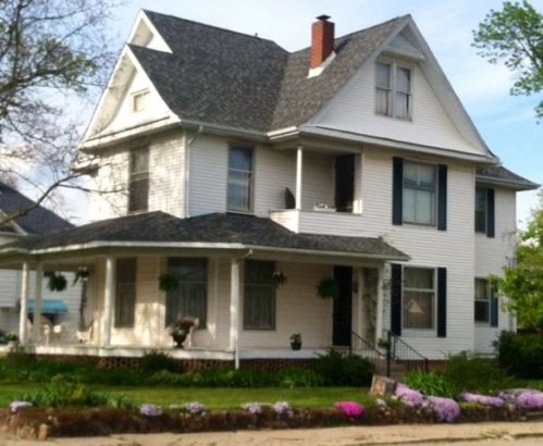 103 Brooks St, Francesville, IN 47946-8329