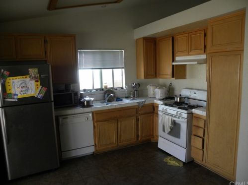 12856 Heston St, Victorville, CA 92392-8002