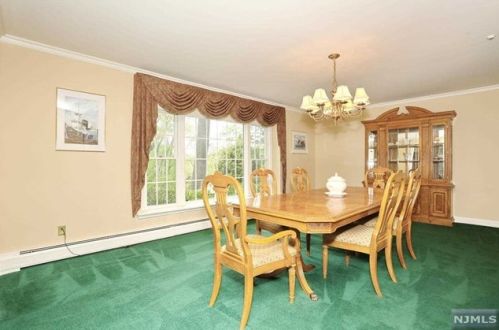 224 Hidden Glen Ct, Franklin Lakes, NJ 07417-2416