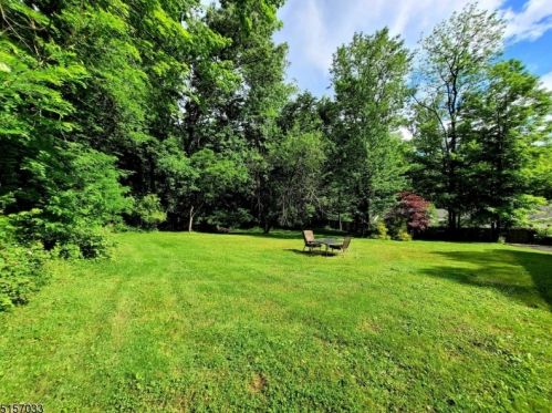 8 Olcott Ln, Bernardsville, NJ 07924-1828
