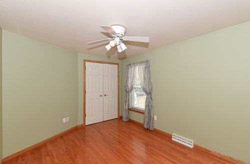 28842 Stone Ridge Ct, Waterford WI  53185-5609 exterior