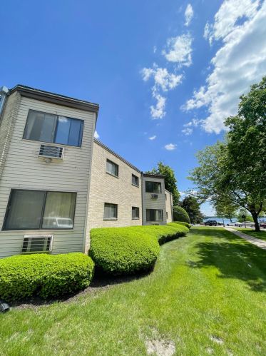 1031 Main St, Lake Geneva, WI 53147-1700