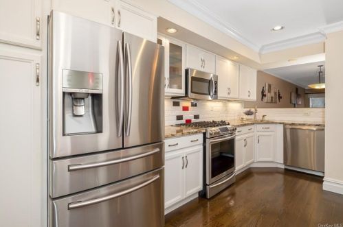66 Lake Marie Ln, Bedford Hills, NY 10507-1230