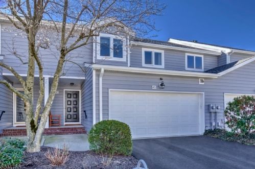 45 Raven Dr, Morristown NJ  07960-6413 exterior