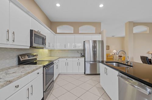 6657 Hawaiian Ave, Boynton Beach FL  33437-7020 exterior
