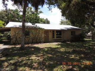 551 Broward Ave, Labelle, FL 33935-4919