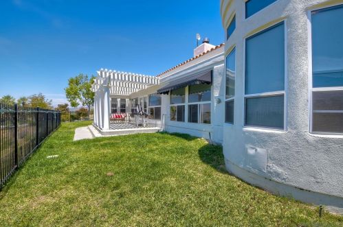 37550 Avenida Bravura, Temecula CA  92592-9054 exterior