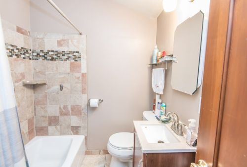 2906 Allerton Ave, Milwaukee WI 53235-5737 exterior