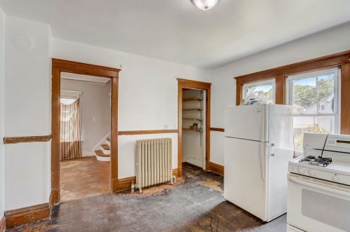 1641 32, Milwaukee WI 53215-2108 exterior