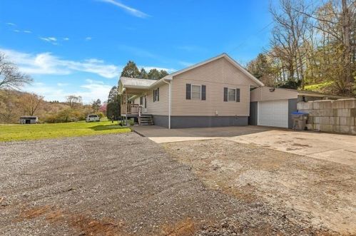 264 Lindsay Rd, Zelienople PA  16063-3210 exterior