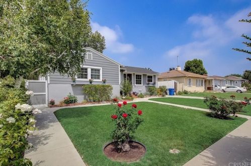 7705 Ostrom Ave, Van Nuys, CA 91406-2126