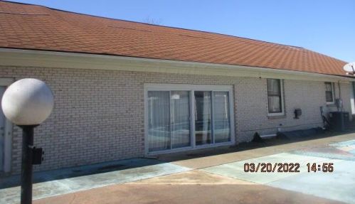 1855 Beacon St, Washington Ch OH  43160-1759 exterior