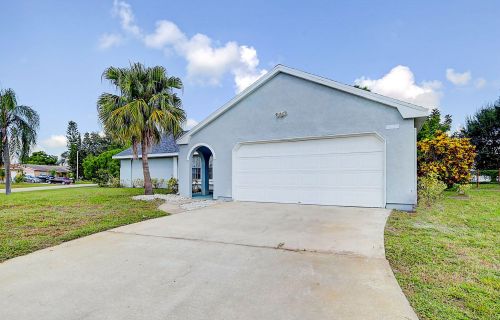 2932 Massey Ln, Fort Pierce, FL 34953-6290