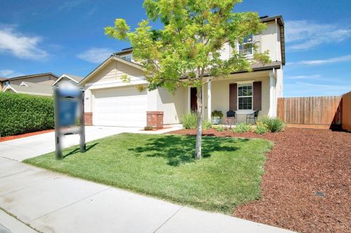 81 Koch Dr, Hollister, CA 95023-7176