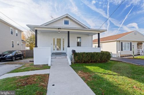 215 Washington Ave, Woodlyn, PA 19094-1320