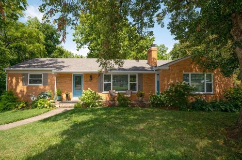 2242 Berrywood Dr, Cincinnati, OH 45244-2902