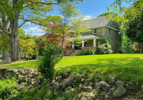 95 Grumman Ave, Norwalk, CT 06851-2403