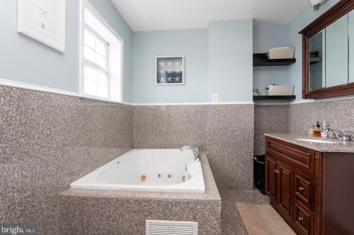 726 24 St, Philadelphia PA 19146-2540 exterior