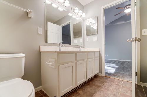 139 Crabapple Ln, Pataskala OH  43062-7074 exterior