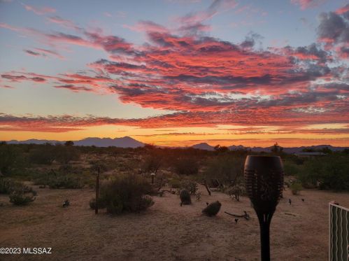 14430 Stanford Rd, Tucson, AZ 85736-1304